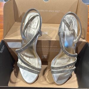 Naturalizer Women's Metallic Strappy Heels